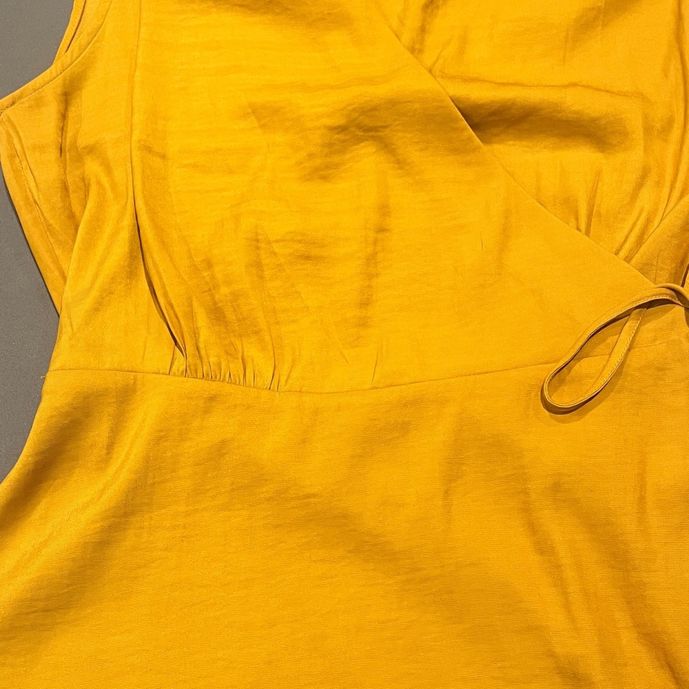 Banana Republic Yellow Sleeveless Wrap Top - Picture 5 of 16